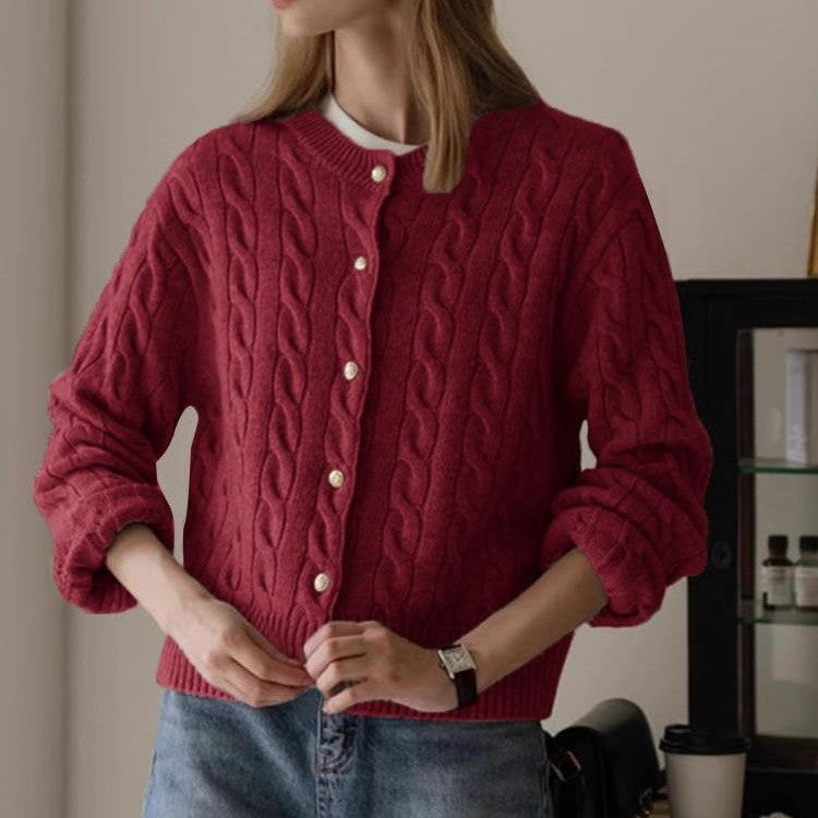 Elegant Knit Cardigan with Cable Pattern and Decorative Buttons