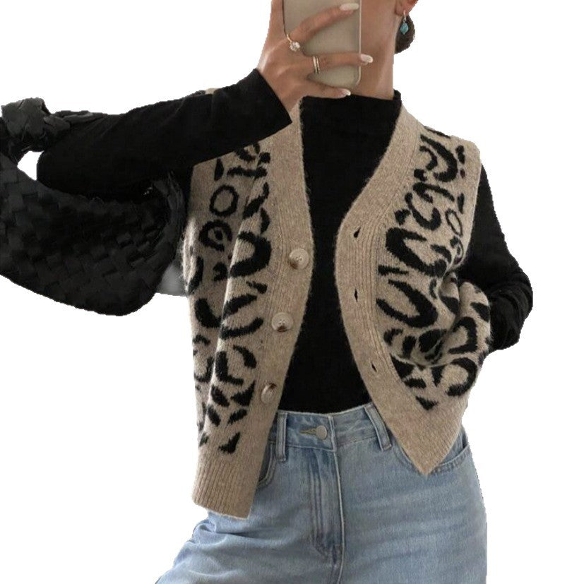 Women's Patterned Knit Vest with Button Closure and Pockets