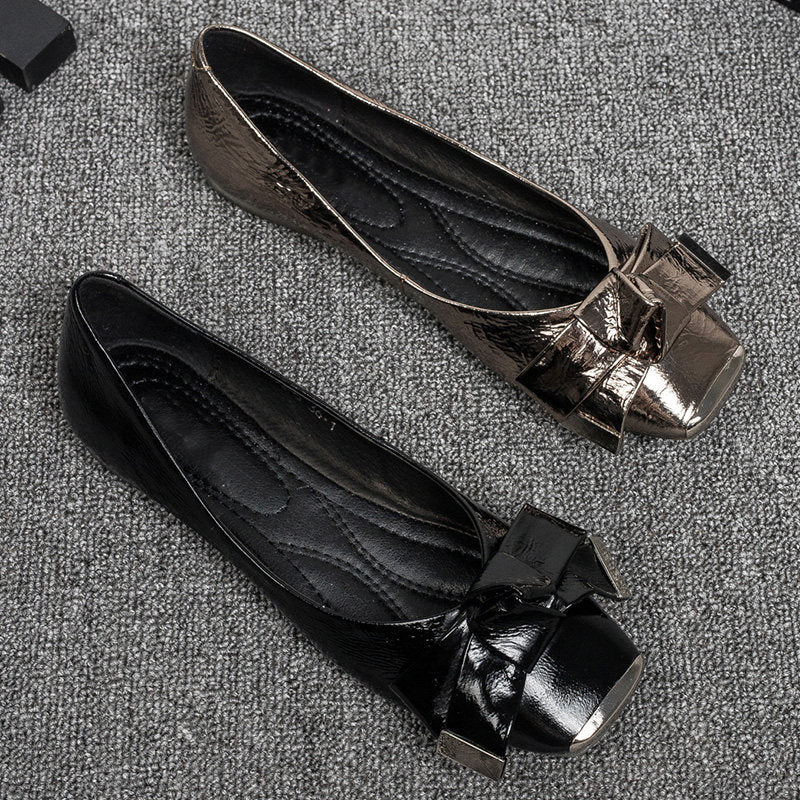Women's Ballet Flats with Elegant Bow and Glossy Patent Finish