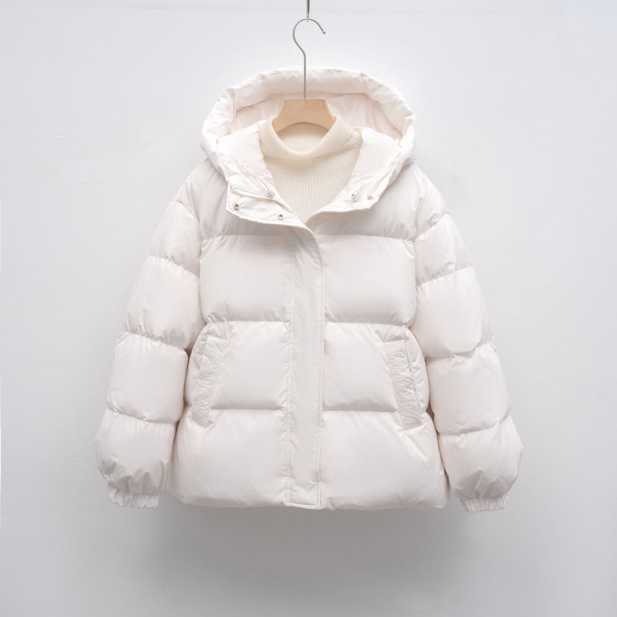 Women's Fashionable Winter Jacket with Voluminous Puff Sleeves