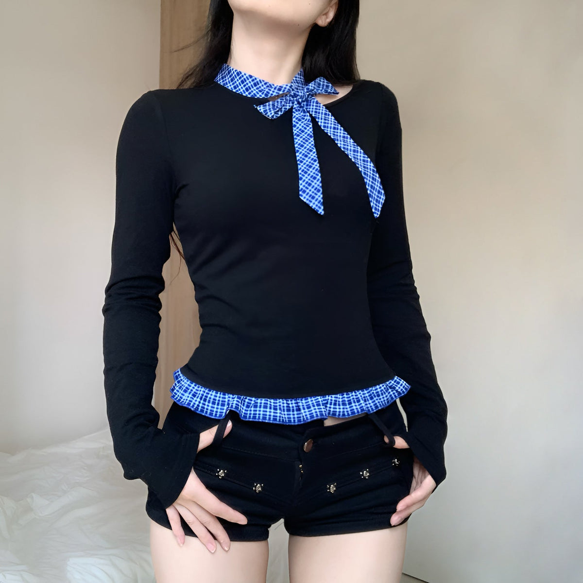 Women's Long-Sleeve Blouse with Plaid Collar and Ruffle Hem