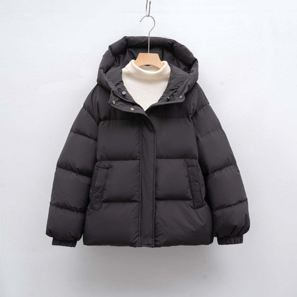 Women's Fashionable Winter Jacket with Voluminous Puff Sleeves