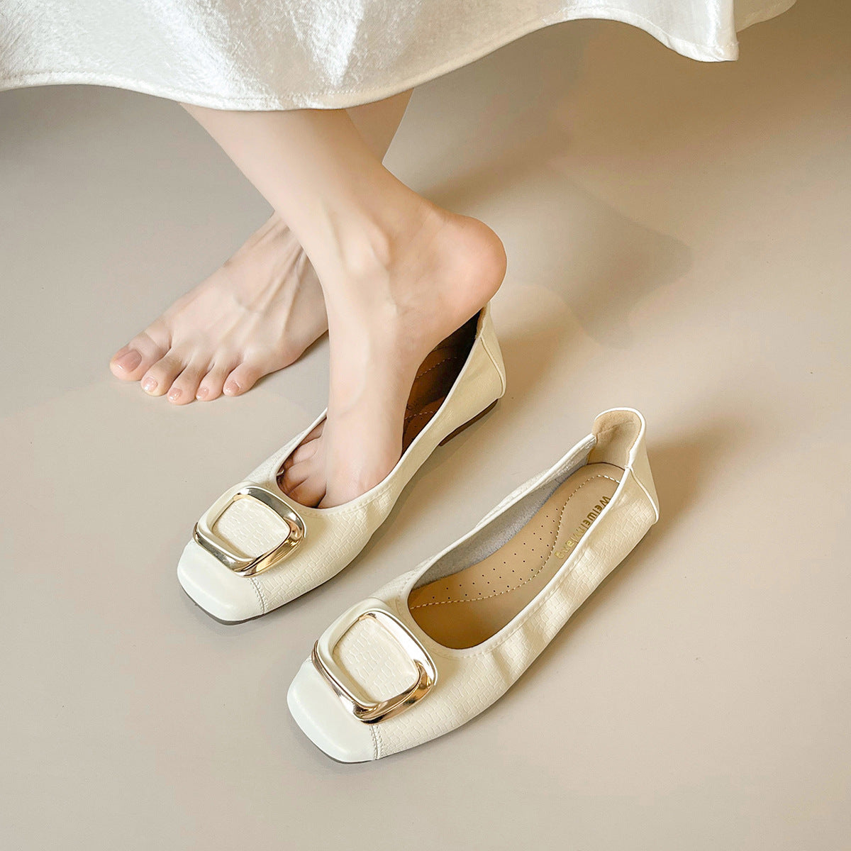 Women's Ballet Flats with Elegant Buckle Accent