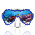 Diving mask with wide field of vision