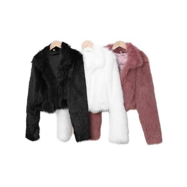 Elegant Faux Fur Jacket with Voluminous Cut