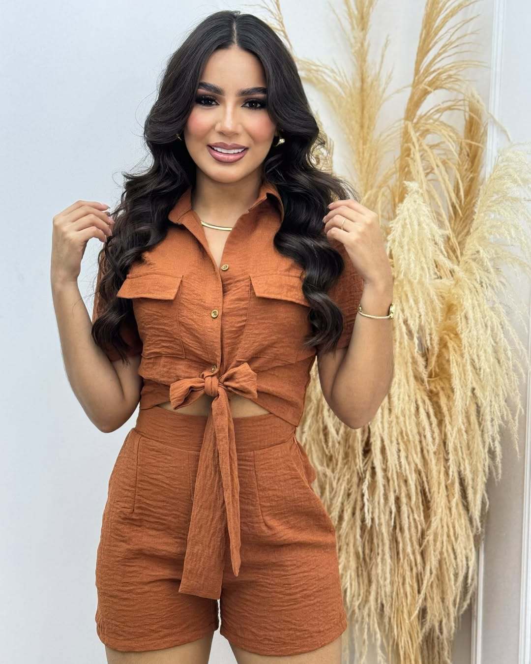 Women's Cropped Blouse and Shorts Set with Knot Detail