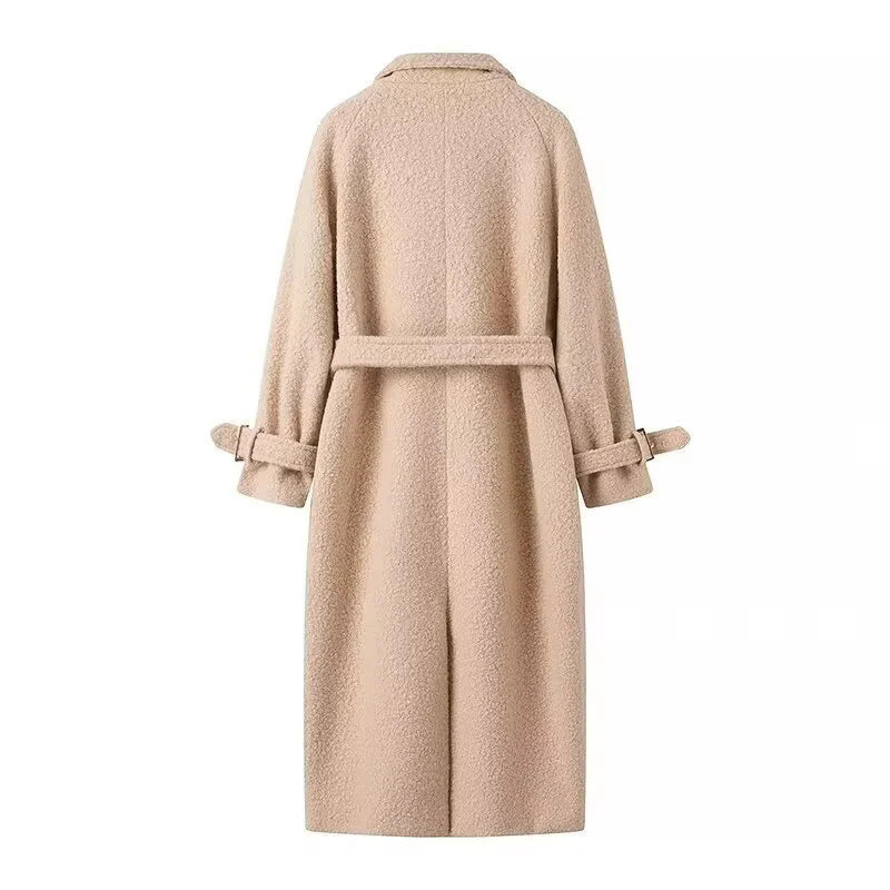 Elegant Wool Coat with Belt and Patch Pockets