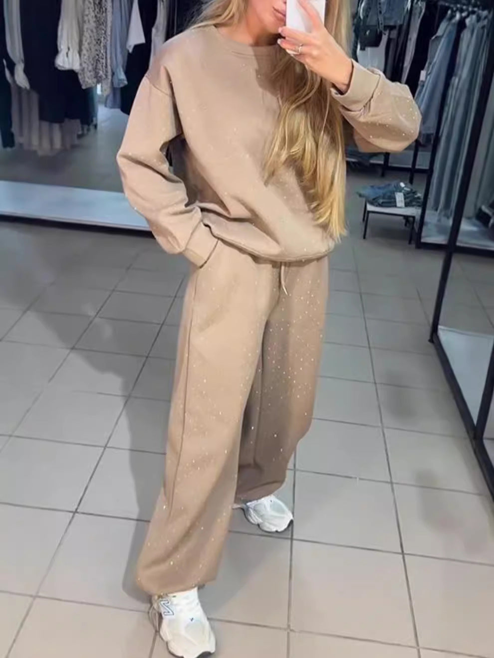 Casual Leisure Suit with Polka Dot Design