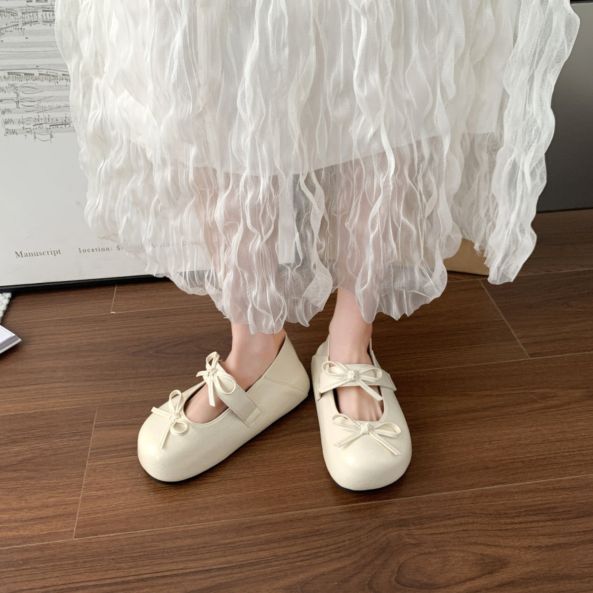 Women's Ballet Flats with Elegant Knot Closure and Non-Slip Sole