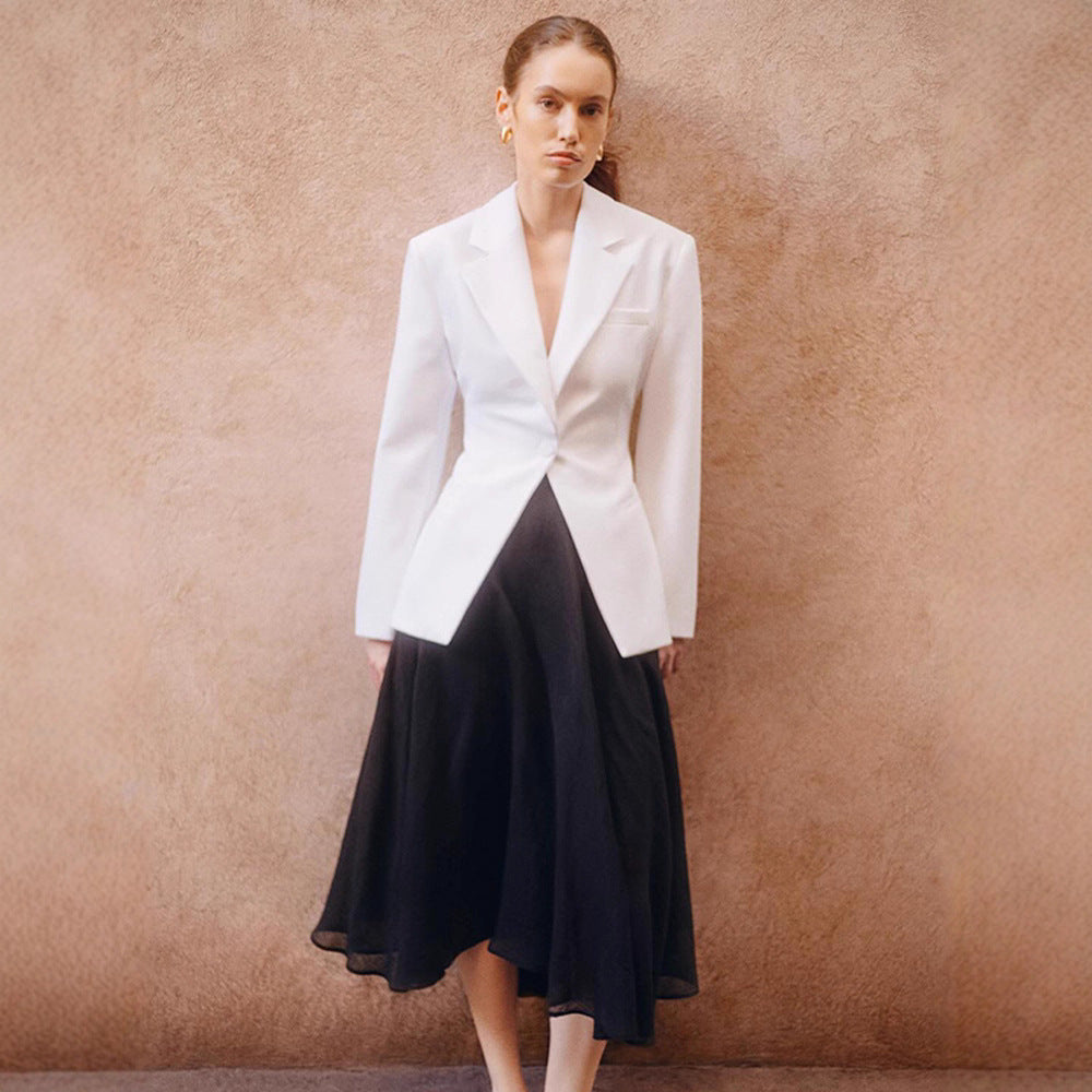 Women's Elegant Blazer with Tailored Cut