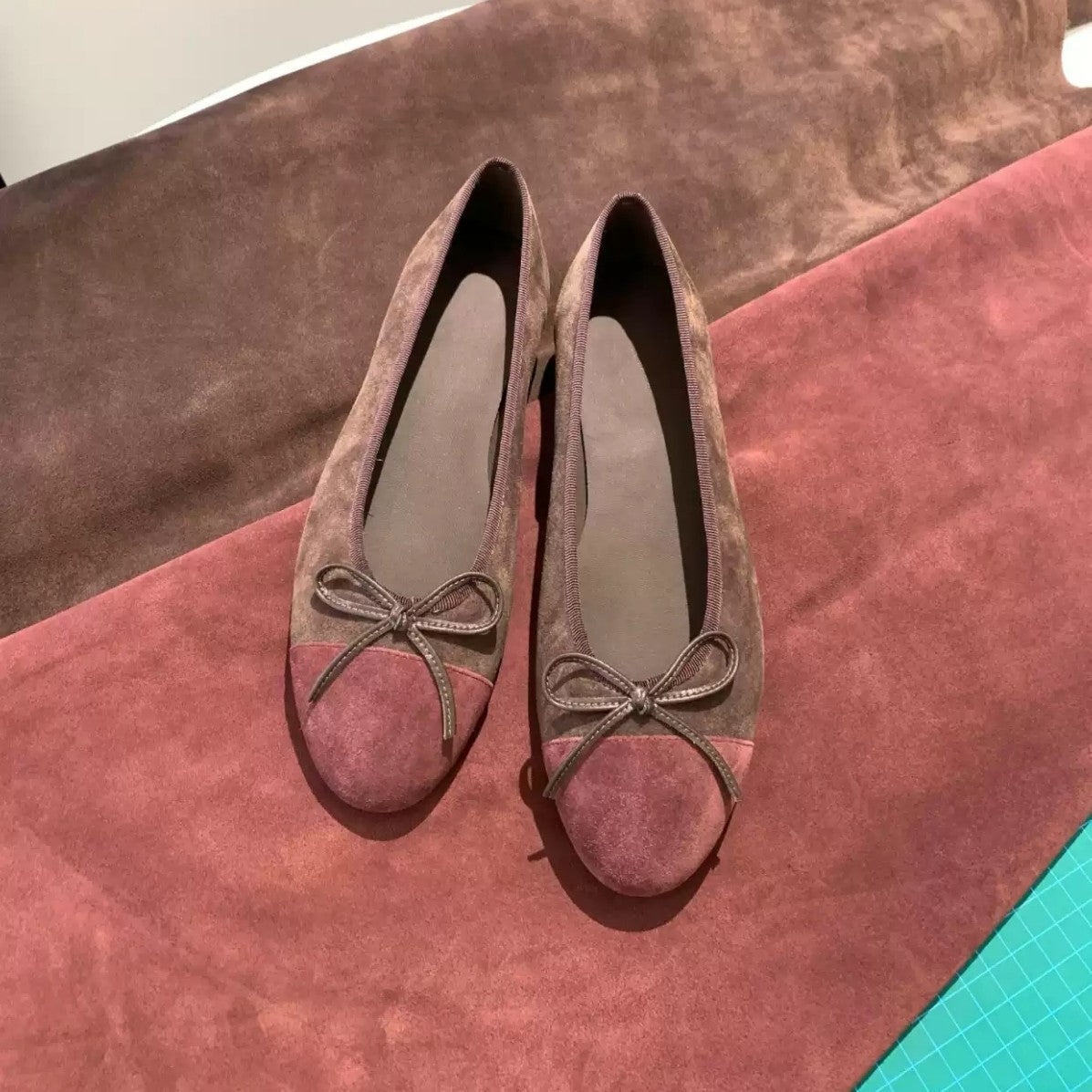 Women's Suede Ballet Flats with Decorative Bow