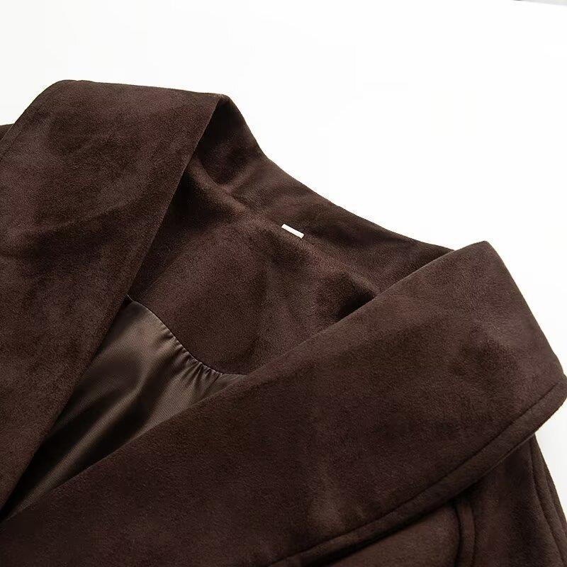 Elegant Jacket with Waist Belt and Modern Collar