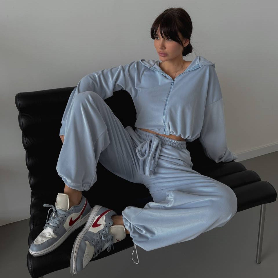 Women's Elegant Velour Lounge Set with Cropped Top and Wide-Leg Pants