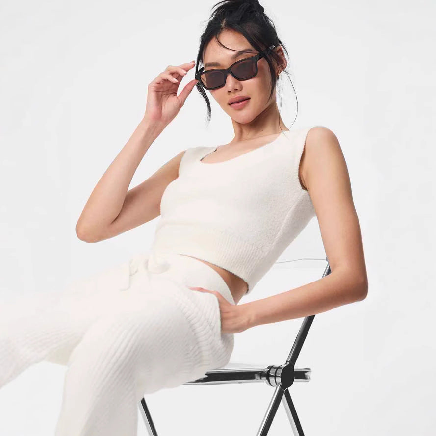 Women's Sleeveless Knit Top