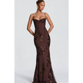 Elegant Evening Dress with Floral Lace and Form-Fitting Cut