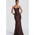 Elegant Evening Dress with Floral Lace and Form-Fitting Cut
