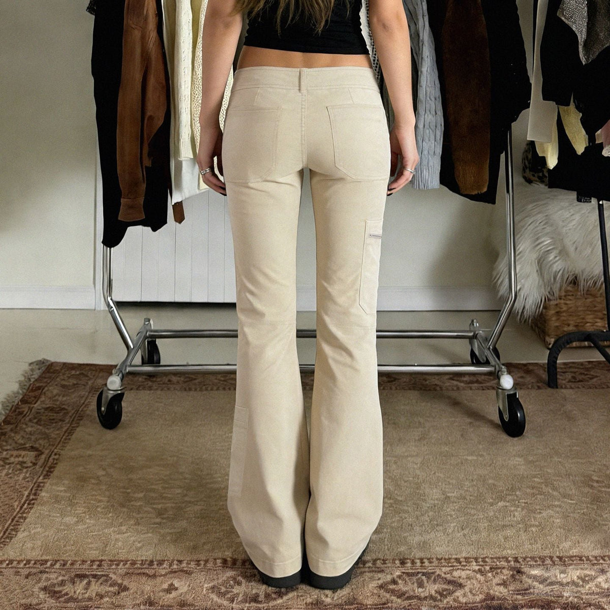 Women's Comfortable Cargo Pants with Elastic Waistband and Practical Side Pockets