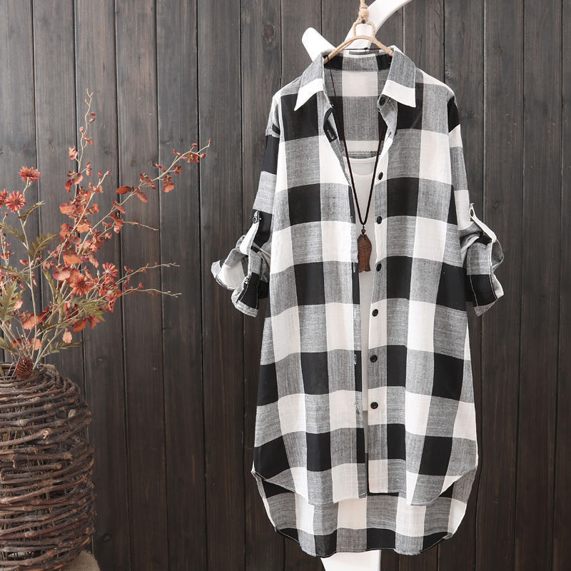 Women's Plaid Shirt Blouse in Casual Oversized Cut with Long Sleeves