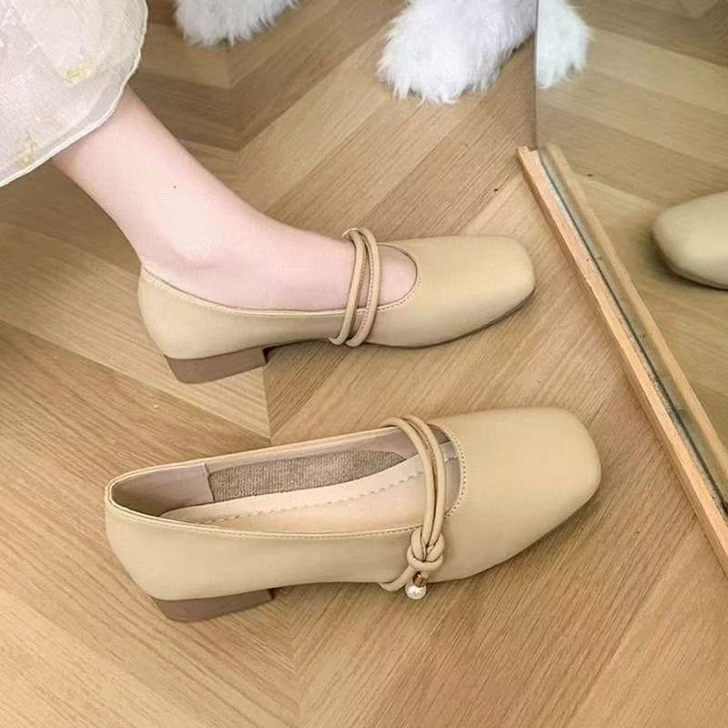 Women's Ballet Flats with Knot Detail
