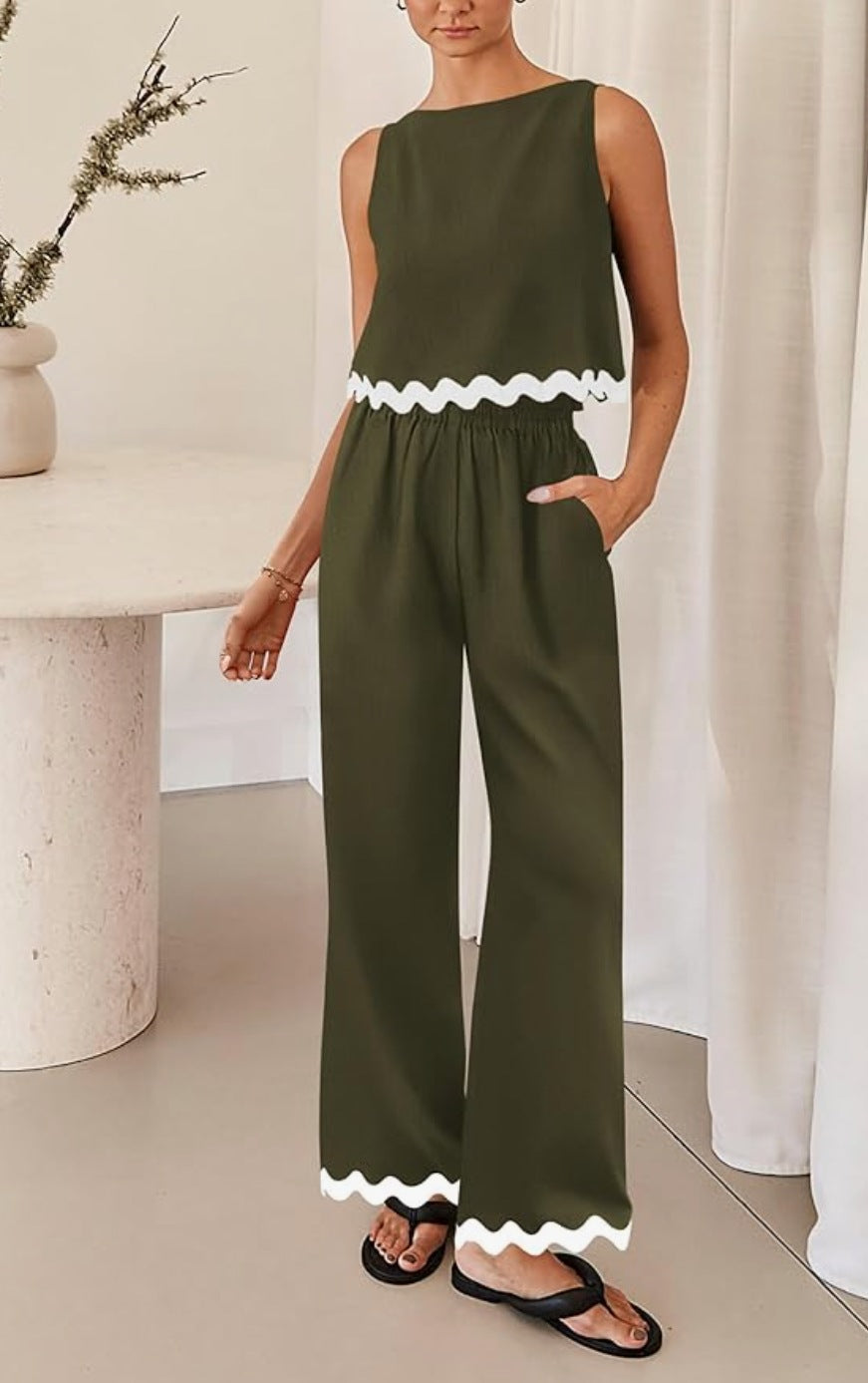 Women's Elegant Lounge Set with Wide Cut and Decorative Wave Edges