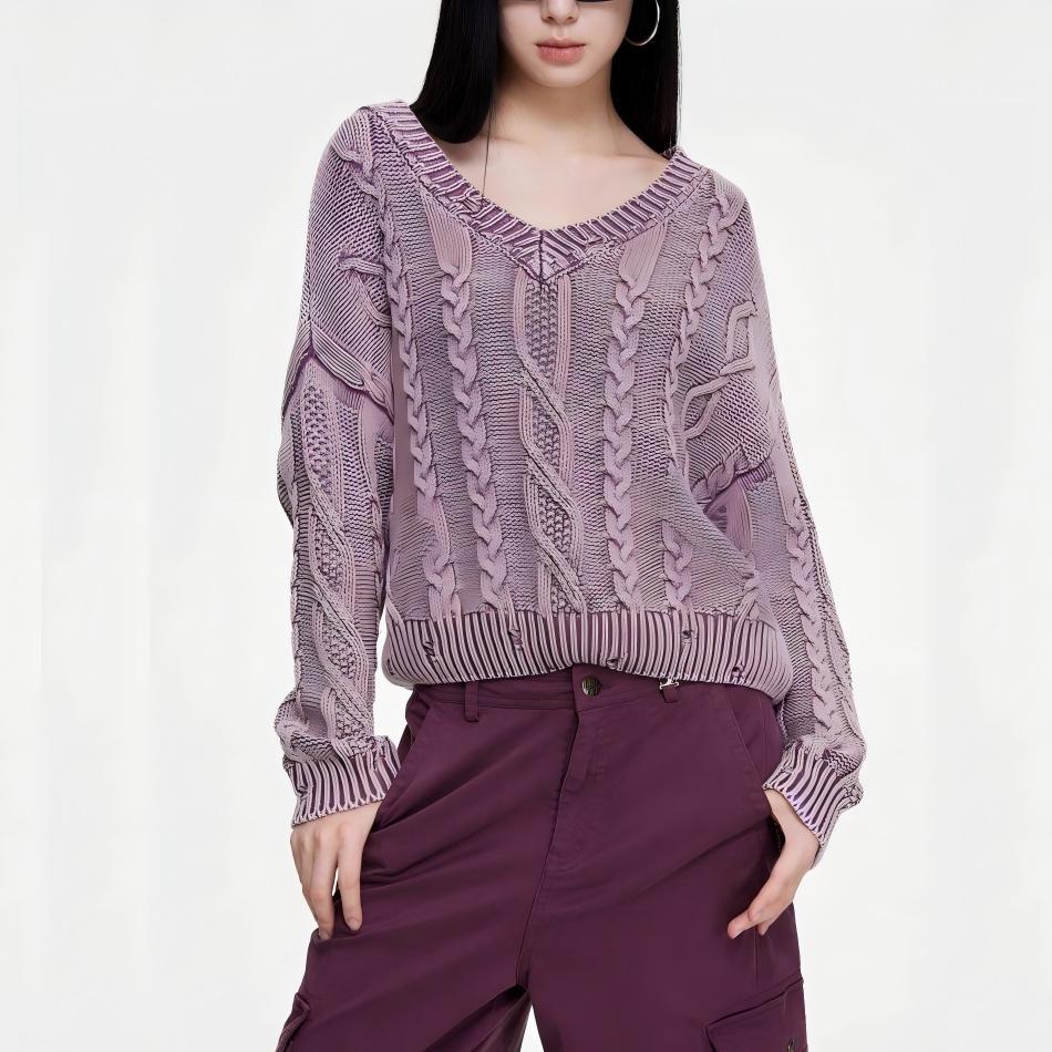 Women's Chunky Knit Sweater with V-Neck and Voluminous Sleeves