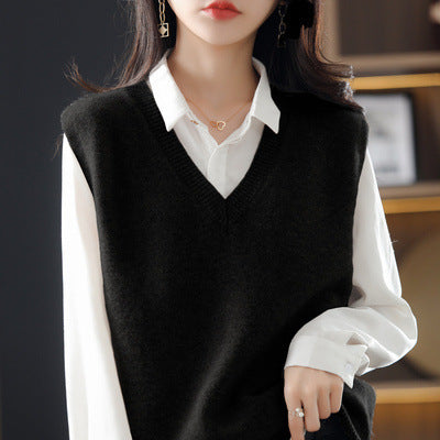 Women's Sleeveless Knit Vest with V-Neck and Fine Texture