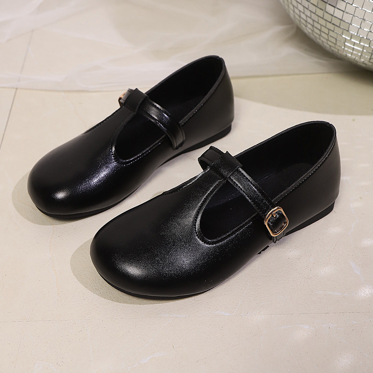 Women's Ballet Flats with Elegant Strap and Shimmering Detail