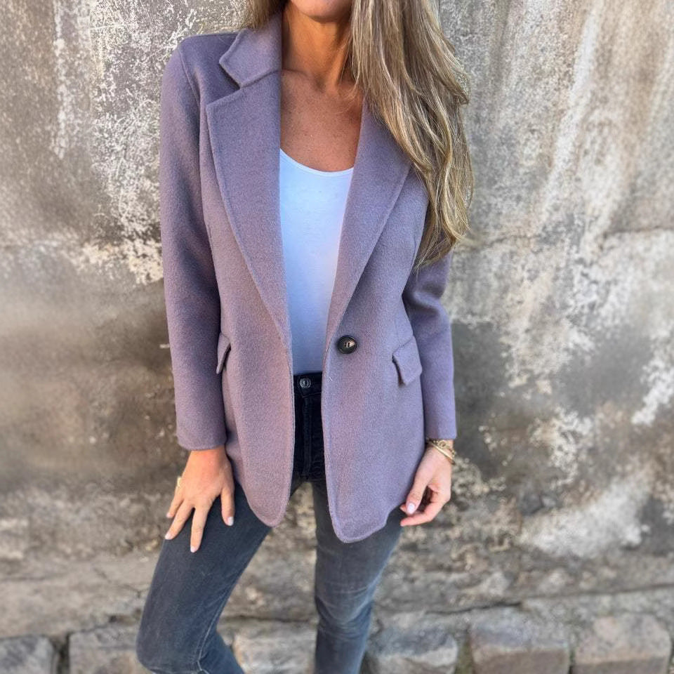 Elegant Wool Jacket with Double Button