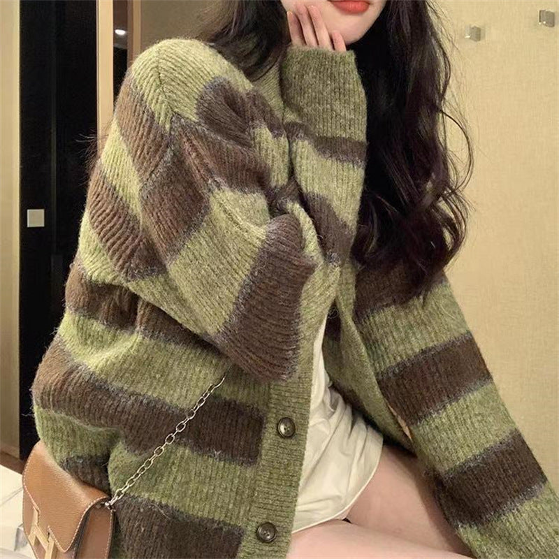 Women's Chunky Knit Cardigan with Fashionable Striped Pattern and Casual Cut