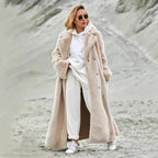 Elegant Lined Winter Coat with Wide Lapels