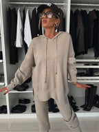 Casual Sport Set with Oversized Hoodie and Joggers