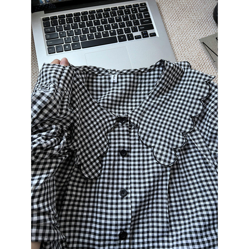 Women's Blouse with Large Collar and Ruffle Details