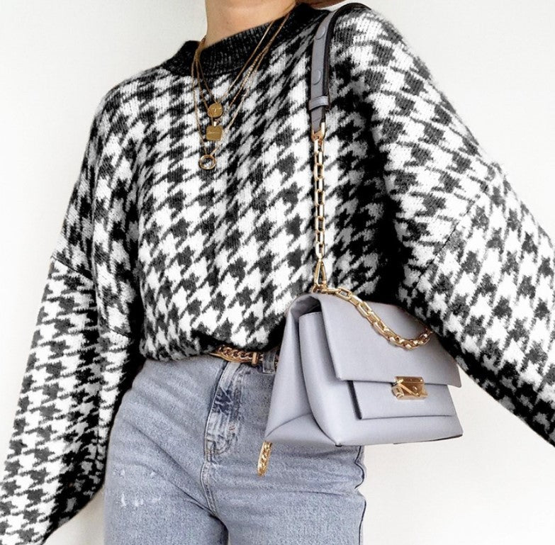 Women's Chunky Knit Sweater with Modern Houndstooth Pattern and Relaxed Fit