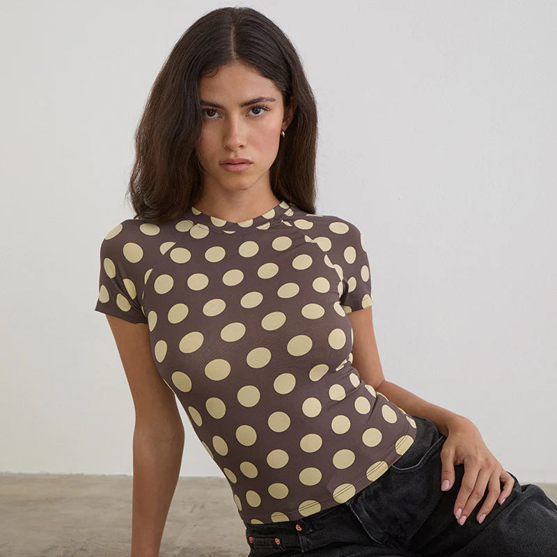 Women's Fitted Short-Sleeve Shirt with Modern Polka Dot Design