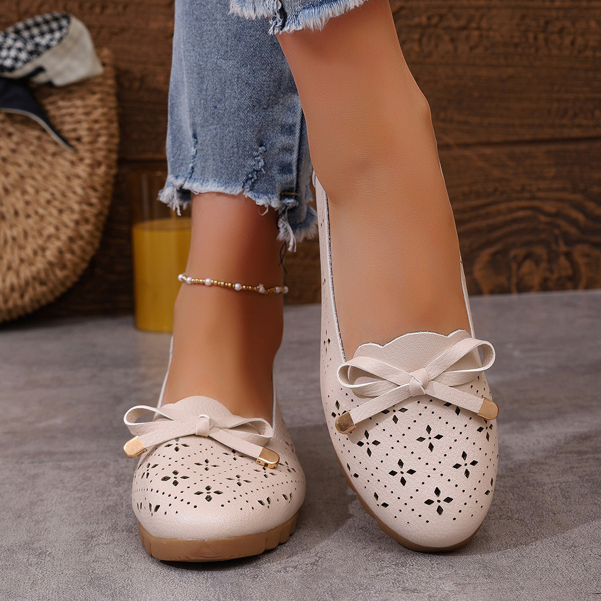 Women's Ballet Flats with Perforated Pattern and Bow Detail