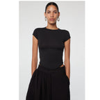 Women's Form-Fitting Short-Sleeve Shirt with Round Neckline