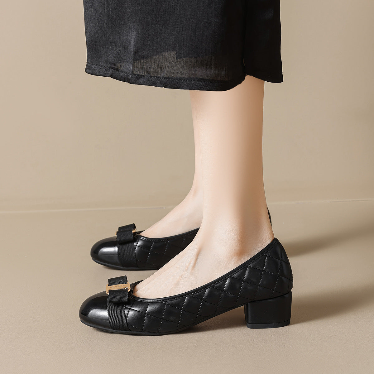 Women's Ballet Flats with Elegant Strap and Fashionable Patent Toe