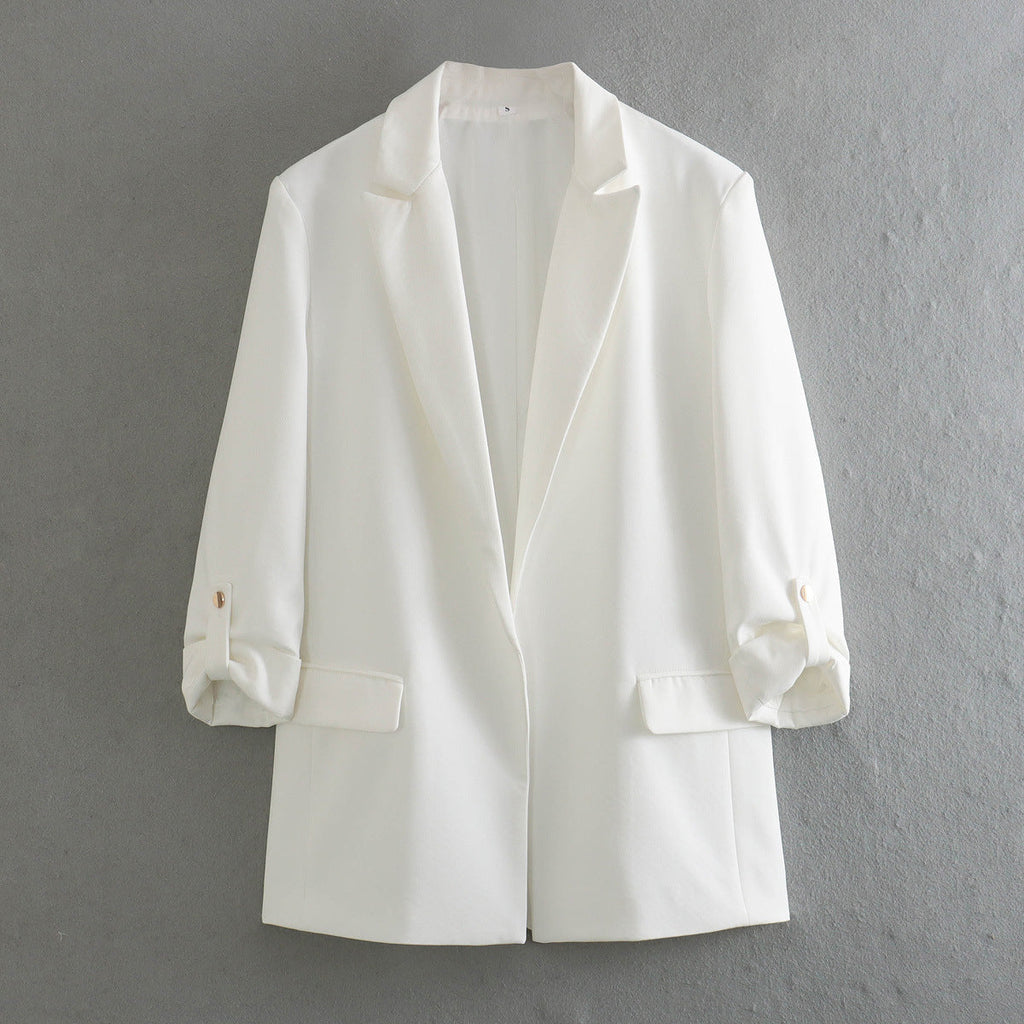 Women's Elegant Blazer with Structured Sleeves and Gold Accents