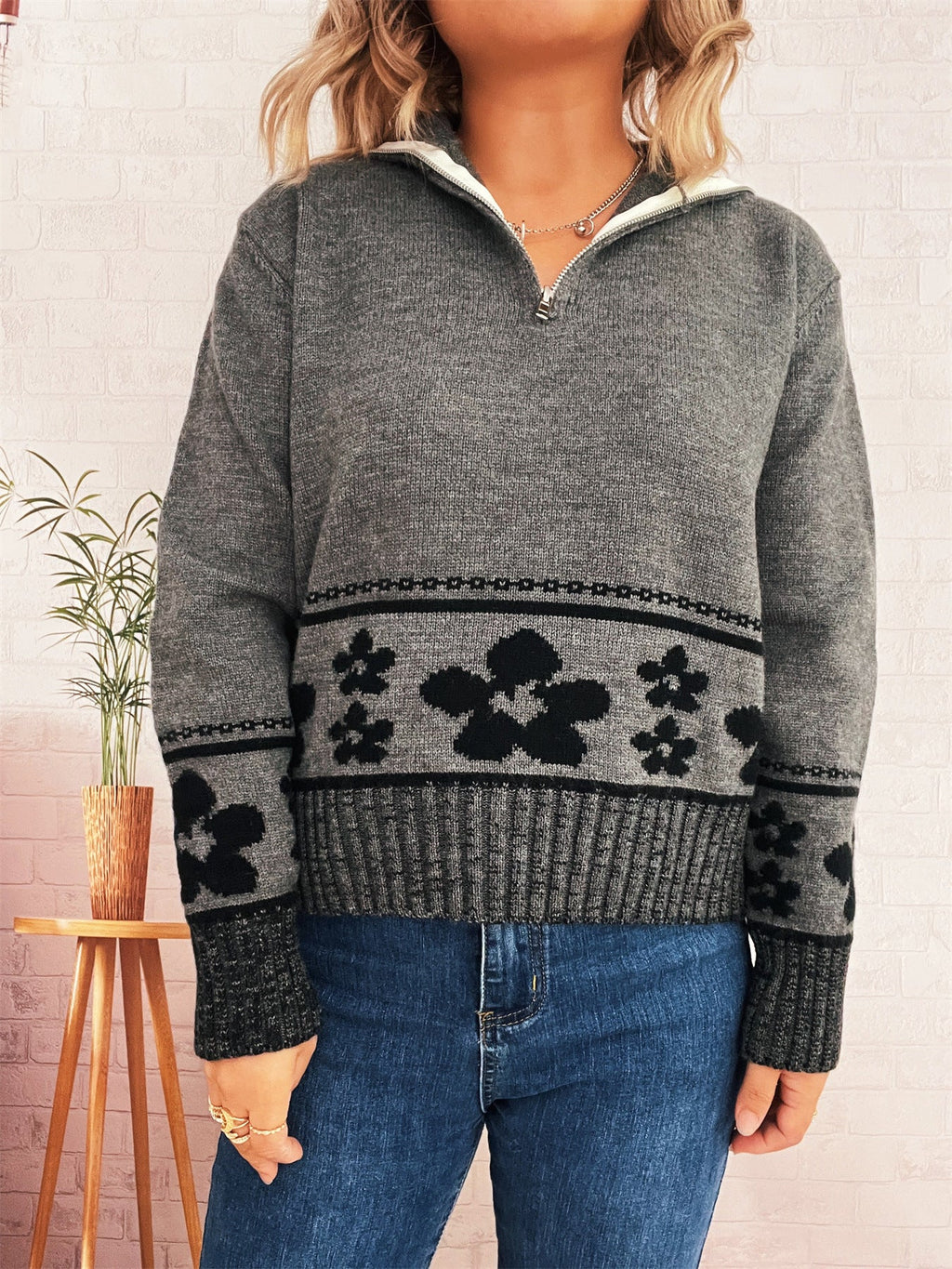 Women's Chunky Knit Sweater with Floral Patterns and Practical Half-Sleeves