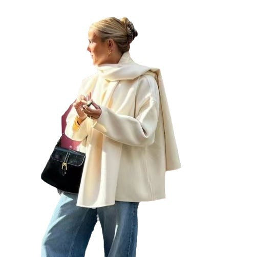 Women's Elegant Oversized Jacket with Voluminous Collar