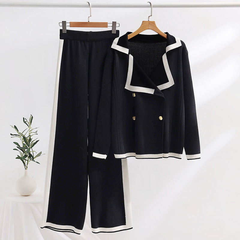 Elegant Loungewear Set with Contrast Details