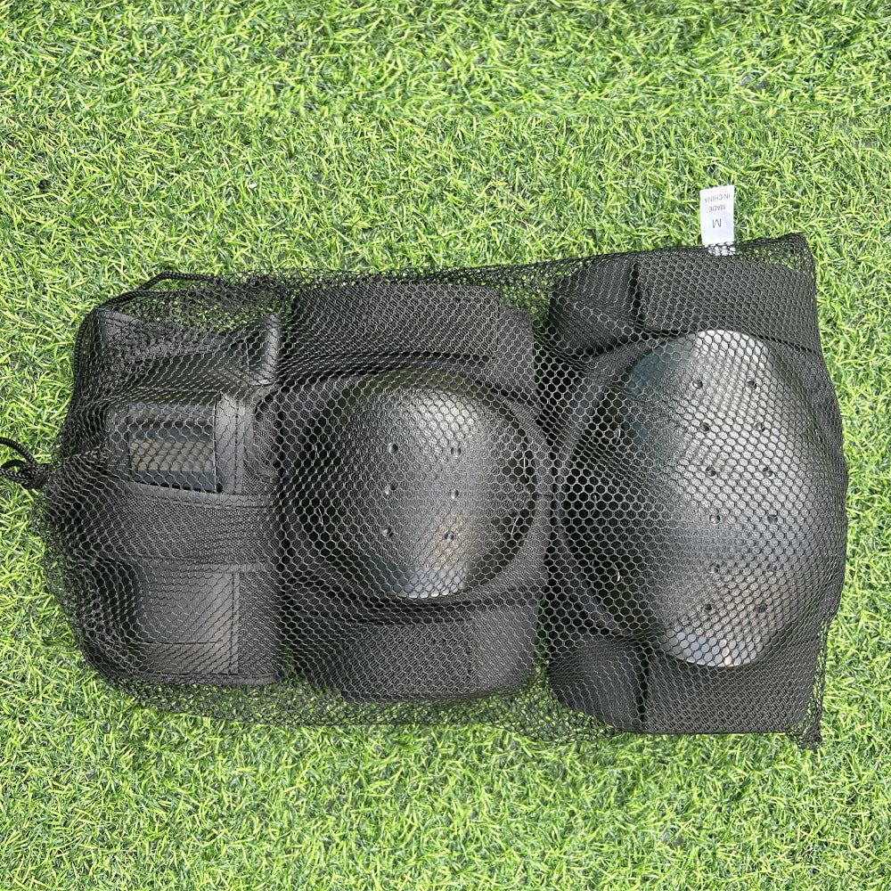 Safety Package with Knee Protectors and Wrist Protectors