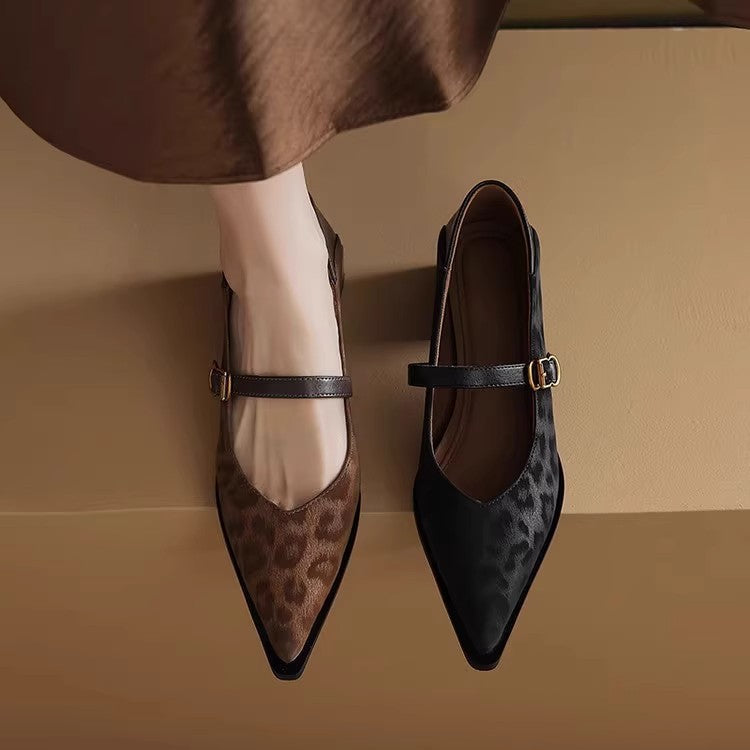 Women's Ballet Flats with Elegant Strap and Decorative Closure