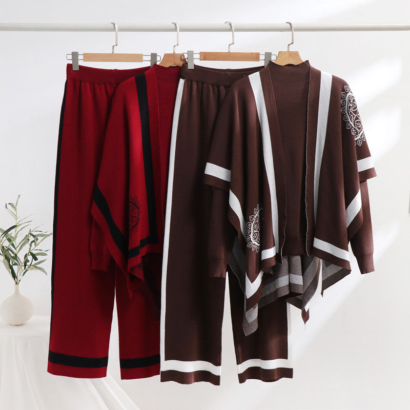 Elegant Knit Loungewear Set with Graphic Pattern and Wide Sleeves
