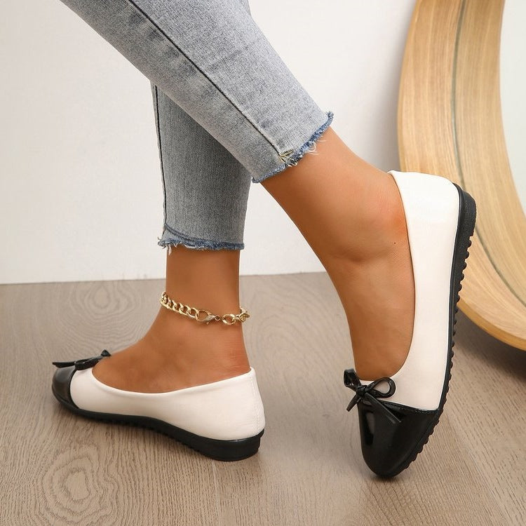 Women's Ballet Flats with Color Block Design and Delicate Bow Detail