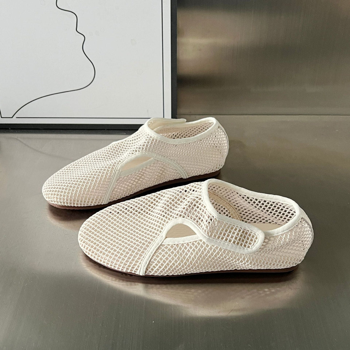 Women's Breathable Slippers with Non-Slip Sole and Practical Strap