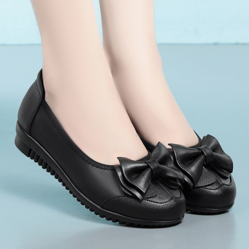 Women's Ballet Flats with Decorative Bow Detail and Comfortable Footbed