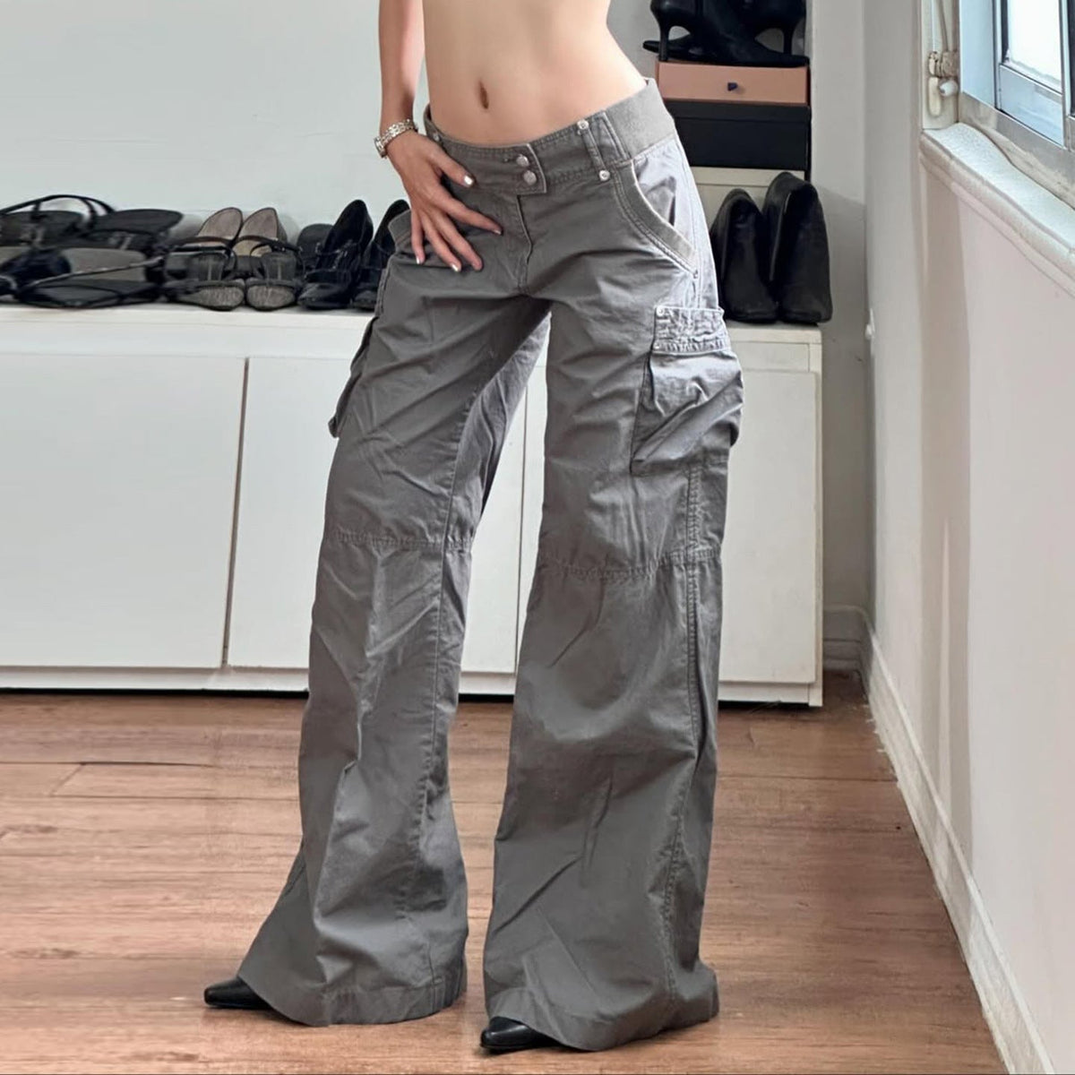 Women's Wide-Leg Cargo Pants with Side Pockets