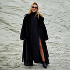 Elegant Lined Winter Coat with Wide Lapels