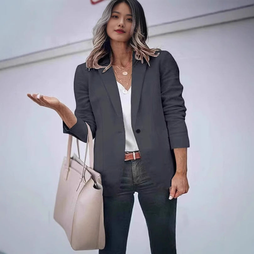 Elegant Blazer with Modern Cut and Tailored Design